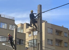 تجهیز شبکه فشار ضعیف هوایی برق تبریز به کابل خودنگهدار در خط پایانی