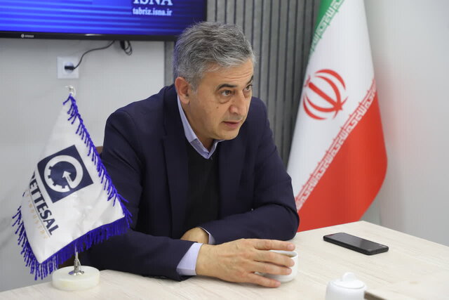 سیاستمداران، صنعت را فدای سیاست نکنند