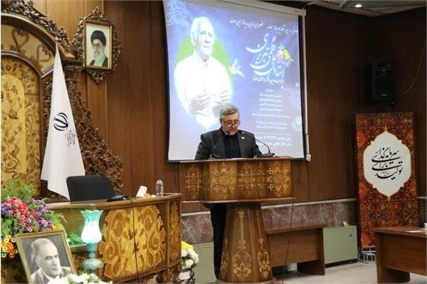 شعر عامل ماندگاری ایران و تقویت فرهنگ مقاومت است