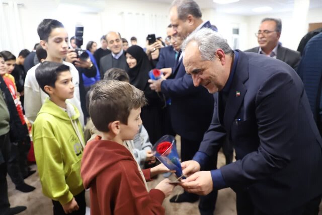 یلدای همدلی استاندار و مدیرکل آموزش و پرورش آذربایجان شرقی در کنار کودکان بدسرپرست