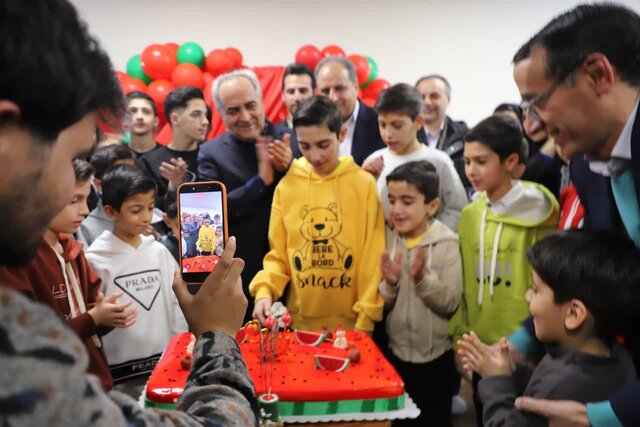 یلدای همدلی استاندار و مدیرکل آموزش و پرورش آذربایجان شرقی در کنار کودکان بدسرپرست