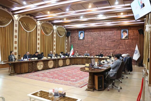 لزوم جمع آوری تابلوهای بدون مجوز سطح شهر/ تصمیمات بودجه‌ای و عمرانی تبریز باید شفاف باشد