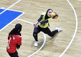 سرمربی والیبال زنان مقاومت شهرداری: بازی به بازی پیش می‌رویم