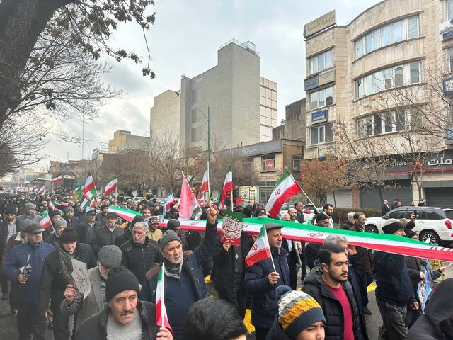 شکوه حماسه حضور تبریزی‌ها زیر باران رحمت/ این‌بار همه آمدند