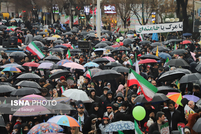شکوه حماسه حضور تبریزی‌ها زیر باران رحمت/ این‌بار همه آمدند