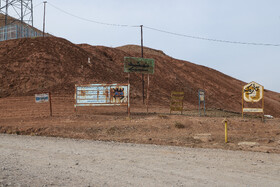 سد نهند در استان آذربایجان شرقی در شهرستان «هریس» و شمال شهر تبریز در نزدیکی روستای «نهند» و «تازه کند» قرار گرفته است.