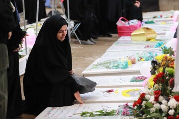 آیین بزرگداشت روز دختر در گلزار شهدا