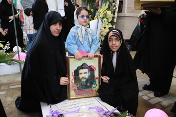 آیین بزرگداشت روز دختر در گلزار شهدا