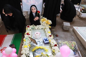 آیین بزرگداشت روز دختر در گلزار شهدا