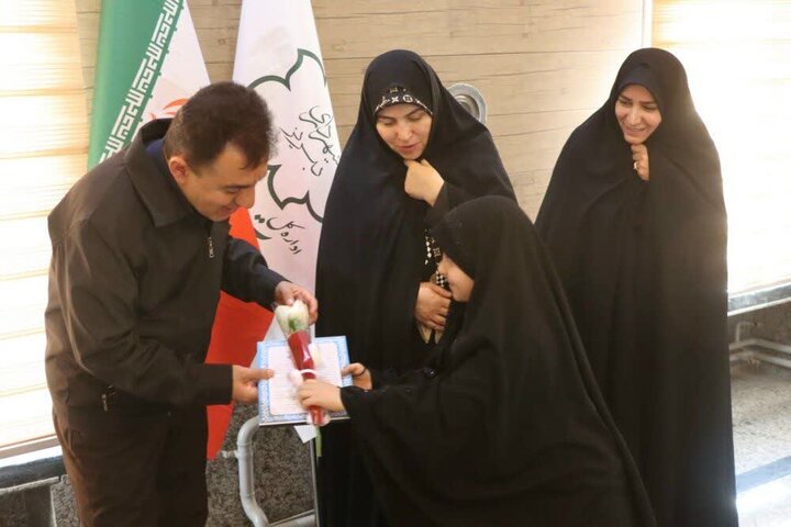 تجلیل از ۳۹ نفر از فرزندان دختر شهدای جنگ رمضان در تبریز