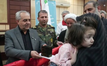 استاندار آذربایجان شرقی: تکریم خانوداه شهدا و پشتیبانی از نیروهای مسلح حداقل وظیفه ماست