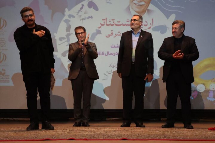«اردیبهشت تئاتر ایران» با گرامیداشت شهدا و بزرگداشت جبار باغچهبان برگزار شد