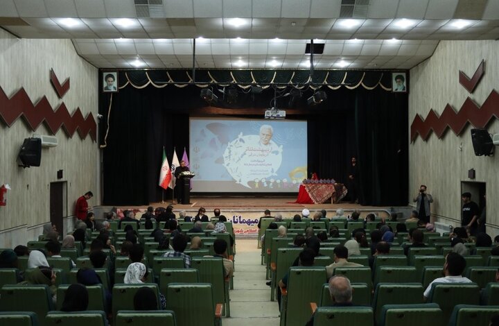 «اردیبهشت تئاتر ایران» با گرامیداشت شهدا و بزرگداشت جبار باغچهبان برگزار شد