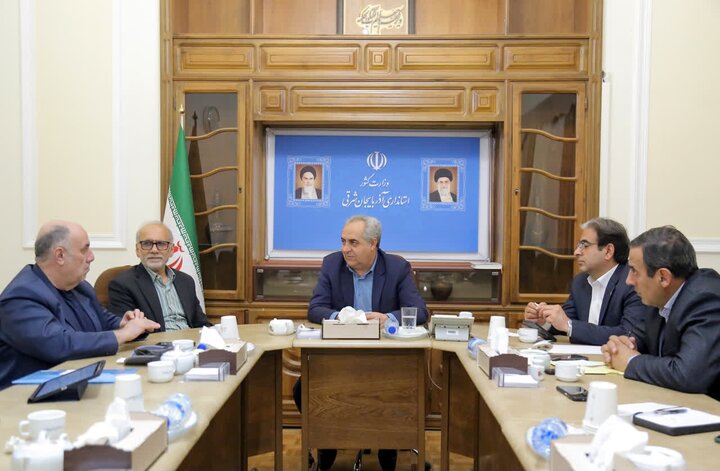 استاندار: ۴۰ دستگاه آمبولانس با تجهیزات روز دنیا وارد ناوگان اورژانس آذربایجان شرقی می‌شود