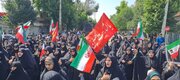 حضور گسترده مردم خوی در آیین عزاداری خیابانی برای رهبر شهید