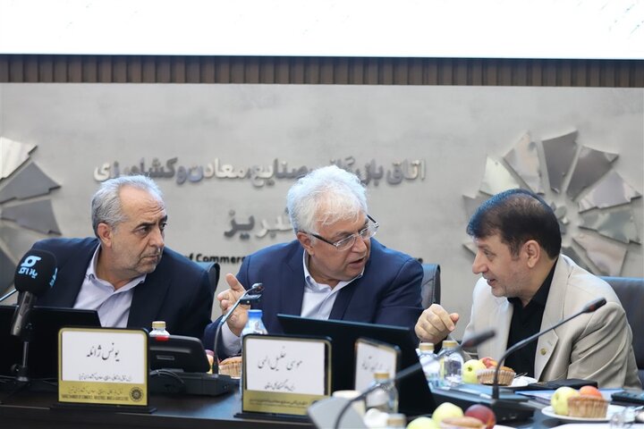 تشکیل نهاد پشتیبان پروژههای مالی را از ریاست جمهوری پیگیری میکنیم