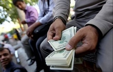 کشف اسکناس‌های ۱۰۰ دلاری تقلبی در تبریز