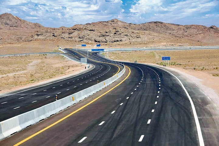 روکش آسفالت آزادراه تبریز–زنجان با افزایش تیم‌های پیمانکاری شتاب می‌گیرد