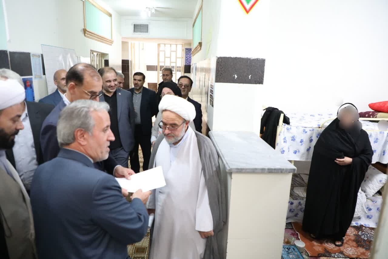 آزادی 15 زندانی از طریق ارفاقات قانونی در خوی