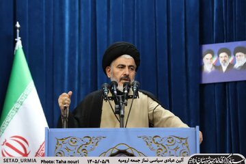 امام جمعه ارومیه: دولت و قوه قضائیه برخوردی خردمندانه نسبت به حل بی‌حجابی داشته باشند