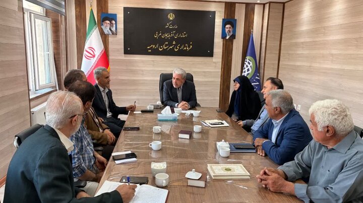 فرماندار ارومیه: موانع صادرات محصولات کشاورزی شناسایی و رفع شود