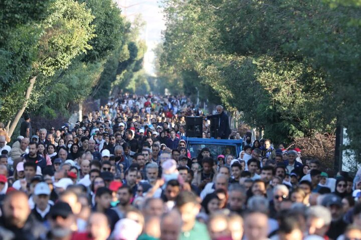 همایش بزرگ پیاده‌روی خانوادگی در تبریز برگزار شد