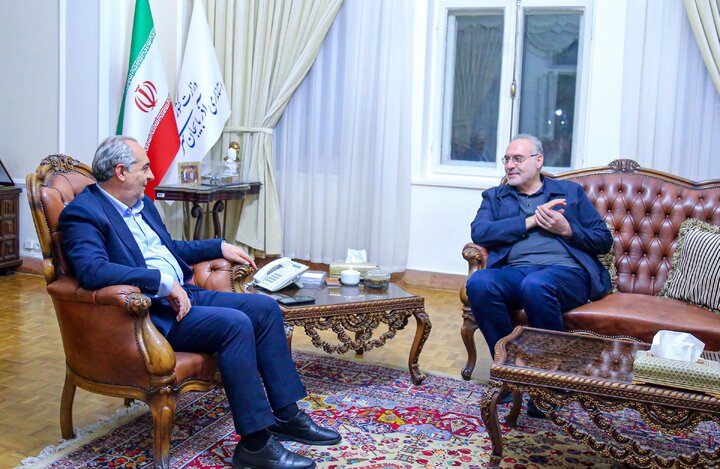 لزوم بهره‌مندی نسل نوجوان از تجربه و دانش چهره‌های برجسته ادبی