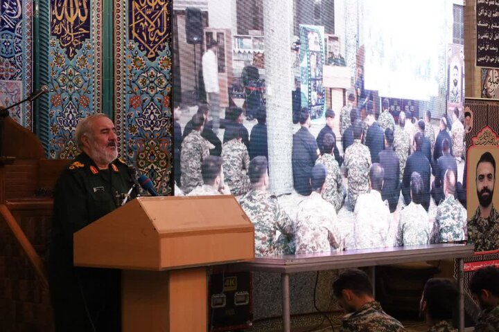 فرمانده قرارگاه منطقه‌ای عاشورا: فرهنگ دفاع مقدس، گفتمان ولایت، ایثار، مقاومت و وحدت است
