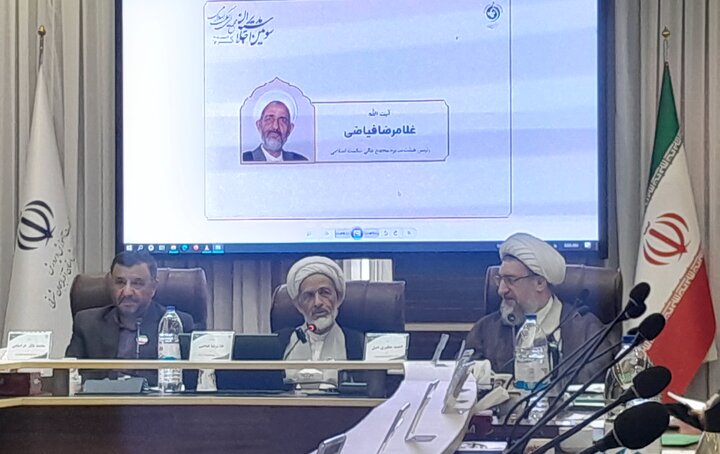 حضرت آیت‌الله جعفر سبحانی: حکمت الهی با بهره‌گیری از عقل و معارف اسلامی تبیین می‌شود