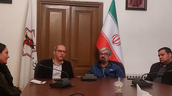 «هملت در گوش‌هایمان زمزمه می‌کند»؛ تجربه‌ای پست‌مدرن از یک متن کلاسیک در تبریز