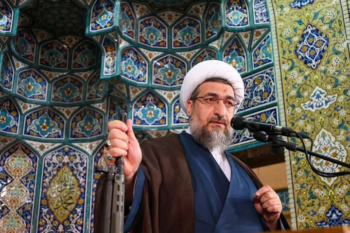 امام جمعه تبریز: آمریکا بداند قبل و بعد از انتخابات، نیروهای مسلح ایران دست روی ماشه دارند