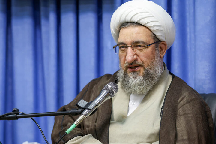 امام جمعه تبریز: غذای مصرفی مردم علاوه بر سلامت باید از نظر شرعی نیز پاک و حلال باشد
