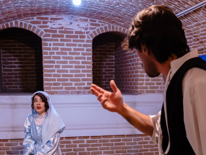 فردا///«هملت در گوش‌هایمان زمزمه می‌کند»؛ روایتی اپیزودیک و پست‌مدرن از تراژدی شکسپیر