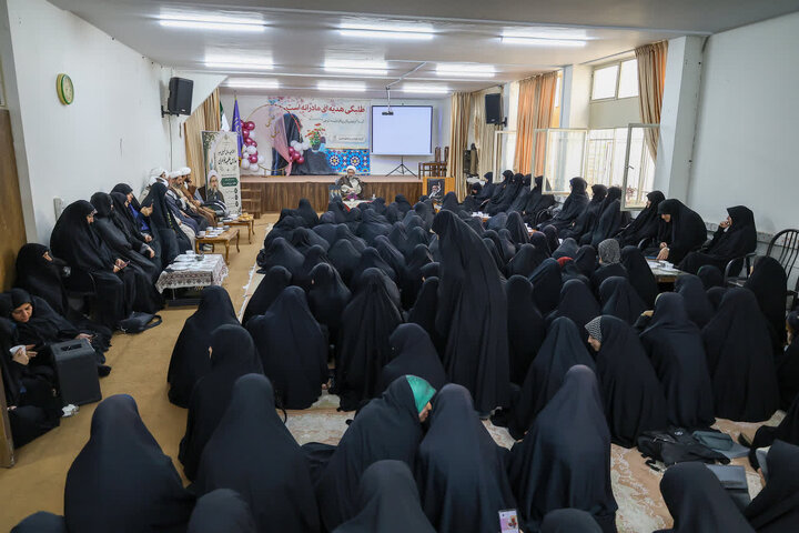 امام جمعه تبریز: پالایش نیت و تقویت بنیان خانواده، از رسالت‌های اصلی بانوان طلبه است