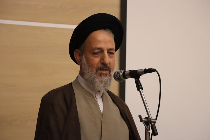مداحان منادیان حق و تبیین‌گران حقیقت مکتب اهل بیت(ع) هستند