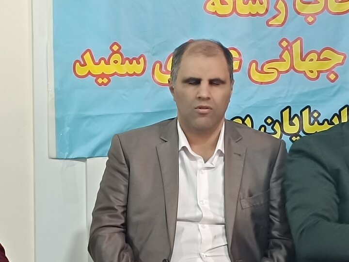 بیایید با هم ببینیم/ شهر را برای همه ببینیم/ سفیدی یک عصا و رنگارنگی یک دنیا