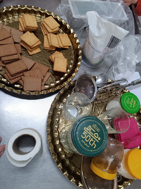 اینجا دختران، رویاهایشان را رج‌به‌رج می‌بافند