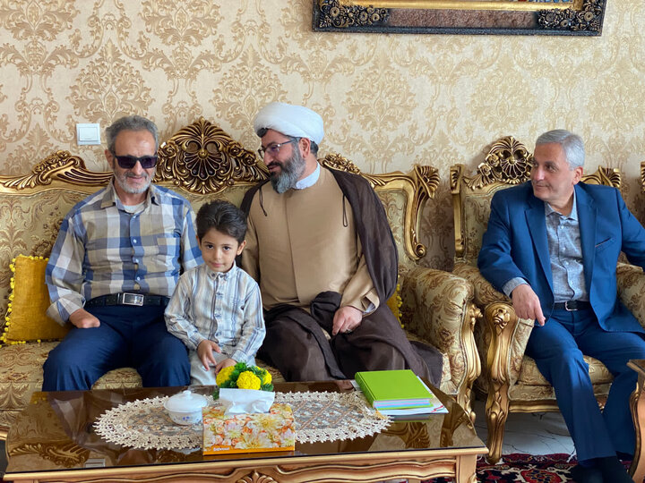 خانوادههای شهدا، استوانههای معنوی و مایه عزت کشور هستند