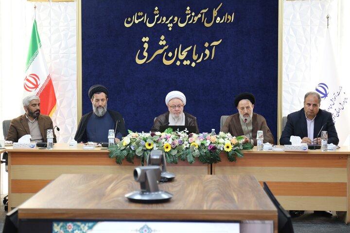 مشارکت فعال دانش‌آموزان در راهپیمایی ۱۳ آبان ضروری است