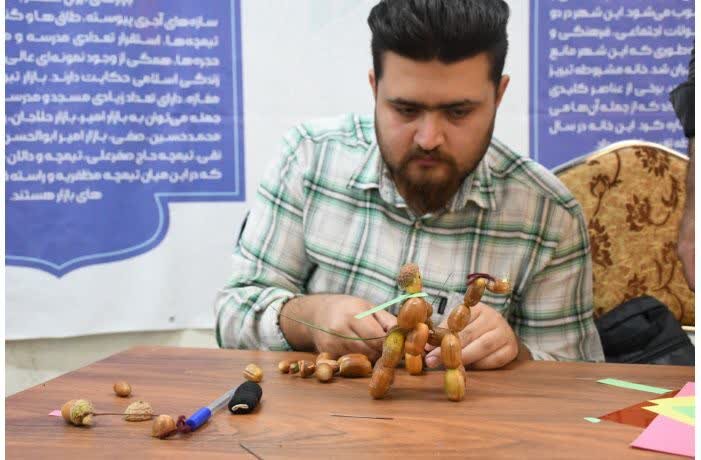 بلوط‌های محوطه دانشگاه تبریز به آدمک‌های هنری تبدیل شدند