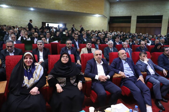 استاندار آذربایجان شرقی: استانداردسازی از مواد اولیه تا رضایت مشتری را دربرمی‌گیرد
