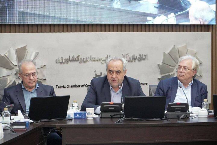 استاندار آذربایجان شرقی بر تداوم نظارت و کنترل قیمت کالاهای اساسی تأکید کرد