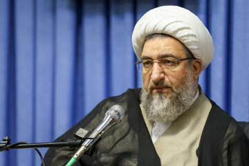 امام جمعه تبریز: معیار موفقیت فعالیت‌های فرهنگی، امتداد اجتماعی معارف قرآن است