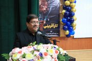 دانشگاه باید دانشجویان را برای شناسایی و حل مسائل واقعی جامعه توانمند کند