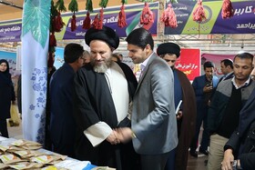 بازدید نماینده ولی فقیه در استان کهگیلویه و بویراحمد از غرفه‌های جهاددانشگاهی