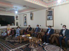 دیدار استاندار کهگیلویه و بویراحمد با خانواده شهید البرز اکرم کیش