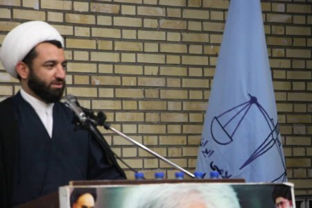 قوه قضائیه با بکار گرفتن جوانان انقلابی جلوی فساد را بگیرد