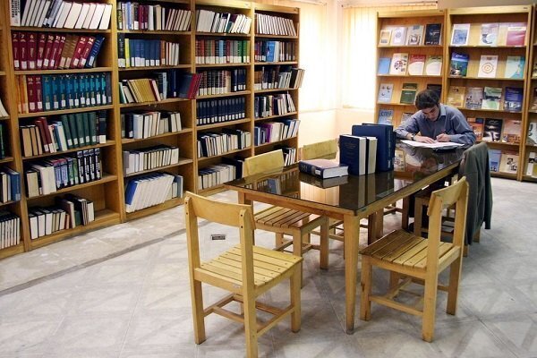 بیش از ۱۰۰هزار جلد کتاب در کتابخانه مرکزی دانشگاه یاسوج وجود دارد