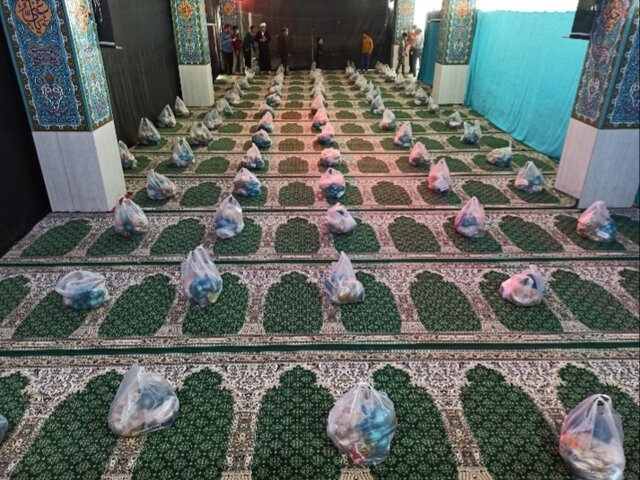 توزیع ۸۰ بسته کمک مومنانه بین نیازمندان