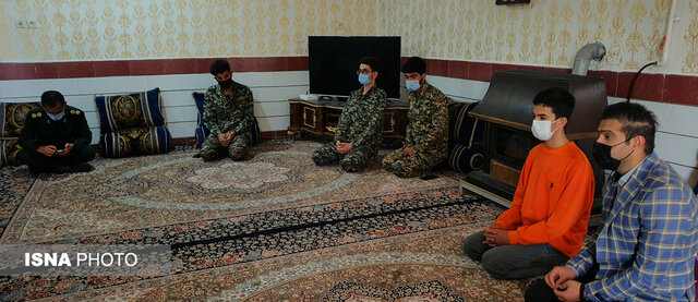 دیدار نوجوانان دهه هشتادی از خانوادههای شهدا در دهدشت